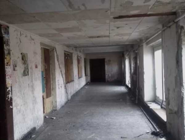 В Новочеркасске жители общежития не могут добиться ремонта здания