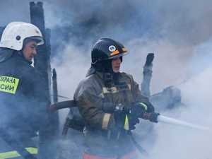 На окраине Новочеркасска сгорела хозпостройка