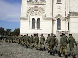 В Новочеркасске проводили группу казаков-добровольцев