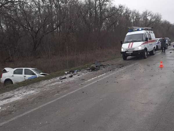 Под Новочеркасском 43-летняя водитель получила травмы, вылетев в кювет