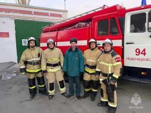 В Новочеркасске пожарные спасли девушку, пострадавшую в ДТП