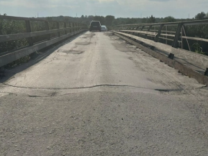В Новочеркасске продлили срок ремонта моста на улице Громовой