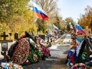 Работы по благоустройству мест захоронений погибших бойцов СВО завершат в срок