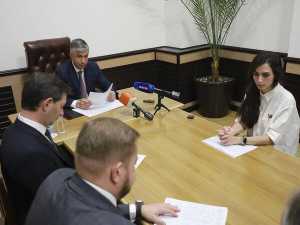 Алексей Логвиненко на личном приеме ростовчан рассмотрел вопрос капремонта школы №101