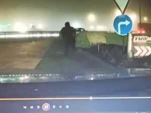 Под Новочеркасском неизвестные обокрали автомобиль со спящими пассажирами