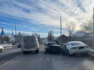 В Новочеркасске в массовой аварии водитель «Лады» получил травмы