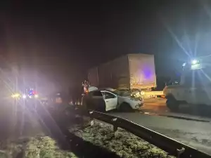 Под Новочеркасском в ДТП с фурой пострадали водитель и пассажир легковушки
