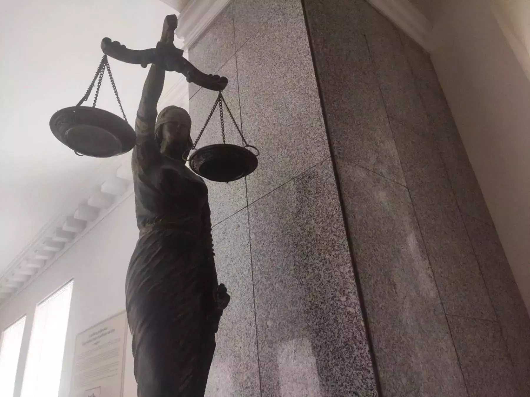 В Новочеркасске адвоката будут судить по обвинению в крупном мошенничестве
