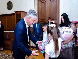 Алексей Логвиненко поздравил с Днем защиты детей семью бойца СВО