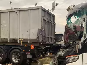 Под Новочеркасском мужчина погиб в жестком ДТП с фурой и автобусом