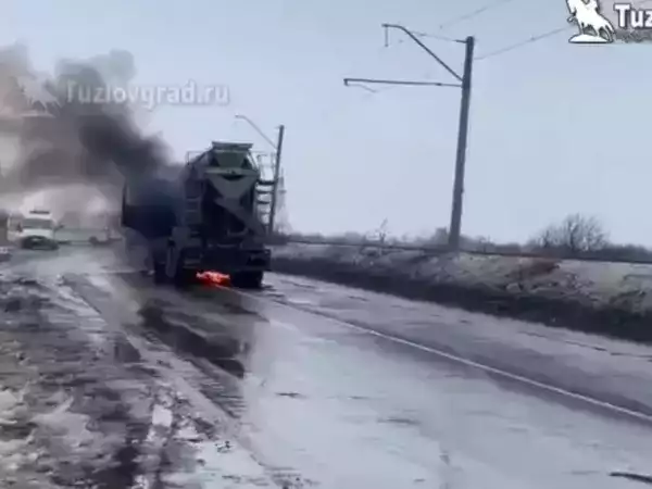 Под Новочеркасском на ходу загорелся бензовоз