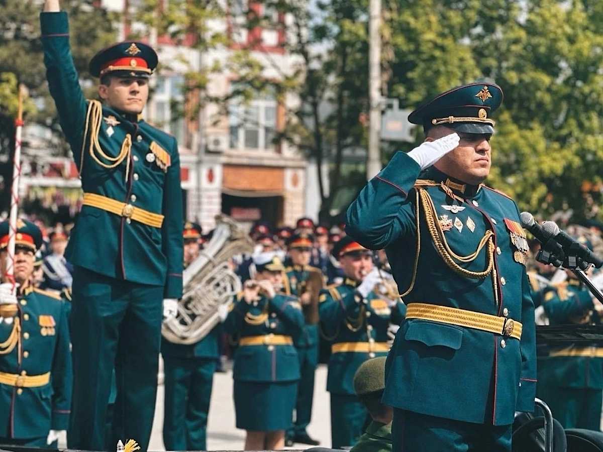Парад Победы в Новочеркасске: фоторепортаж