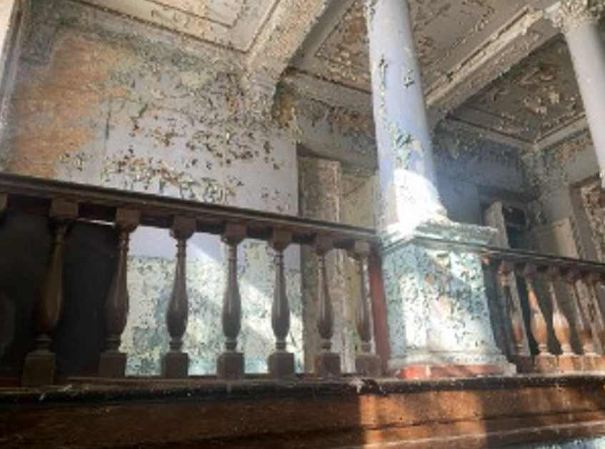В Новочеркасске за 118,2 млн продают здание ОКН и лечебный корпус компании РЖД