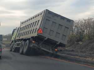 Внушительная пробка сковала движение неподалеку от Новочеркасска из-за ДТП