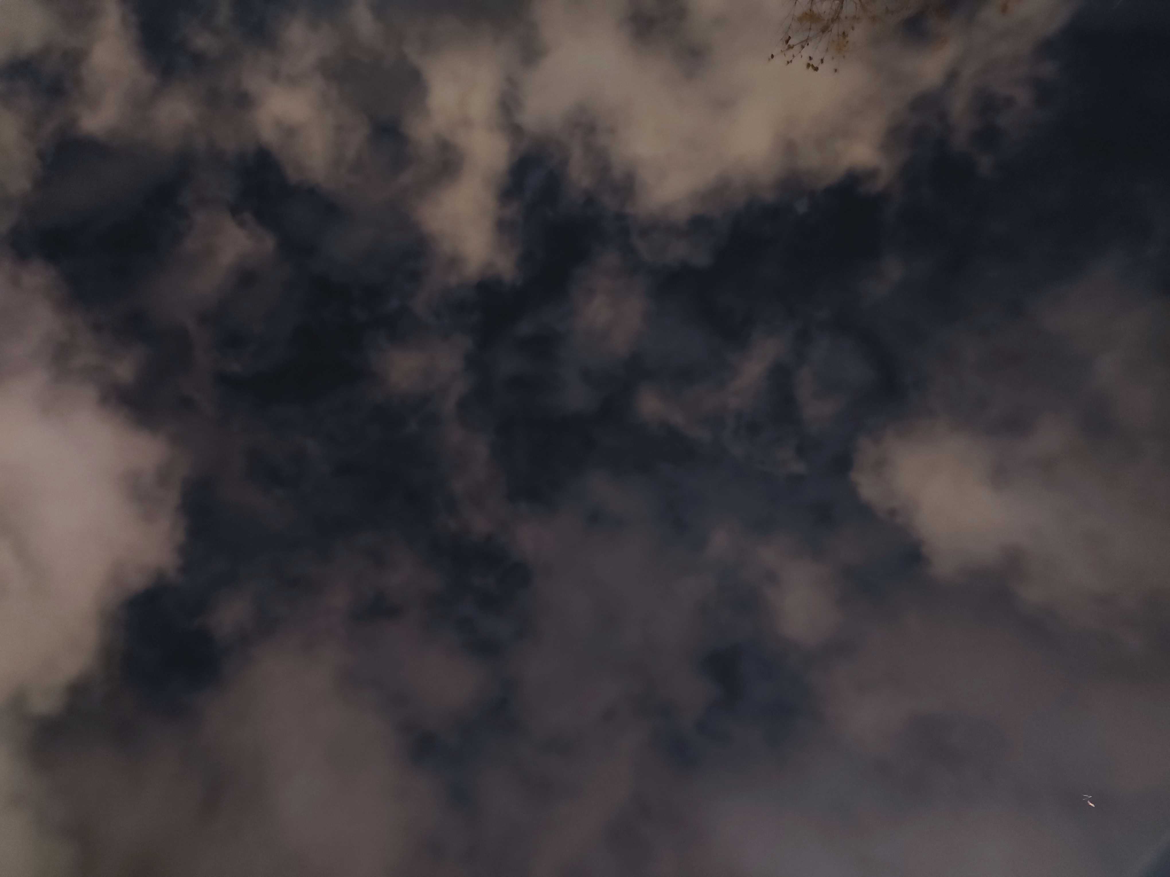 В небе над Ростовской областью уничтожили 29 дронов