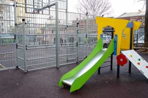 Новую площадку с мультиспортивной ареной обустроили в Ленинском районе Ростова