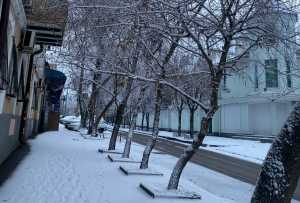 Мокрый снег заметает Новочеркасск в последнюю рабочую неделю