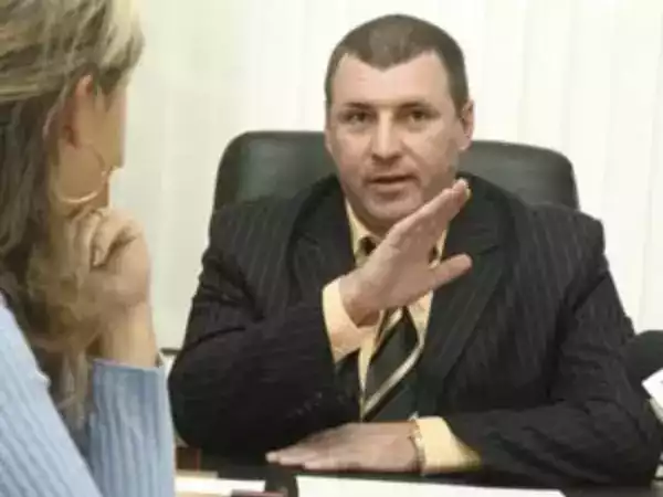 Начальник ОБЭП Новочеркасска пытался «купить» права своей дочке