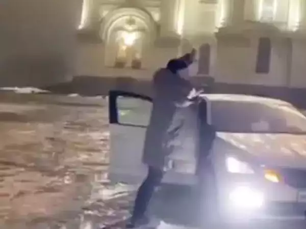 В Новочеркасске двух парней и девушку  наказали  после танцев у собора