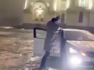 В Новочеркасске двух парней и девушку  наказали  после танцев у собора