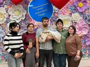 Семья показала кадры выписки дочери умершей роженицы из Новочеркасска